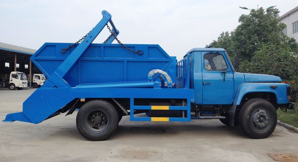 东风尖头摆臂式垃圾车