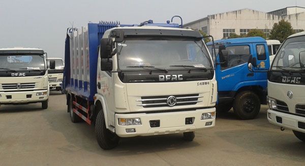 东风多利卡压缩式垃圾车