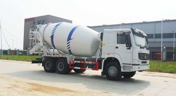 斯太尔后双桥混凝土搅拌运输车