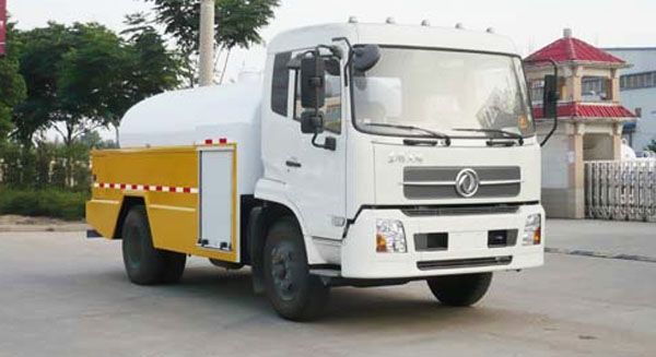 东风天锦清洗车