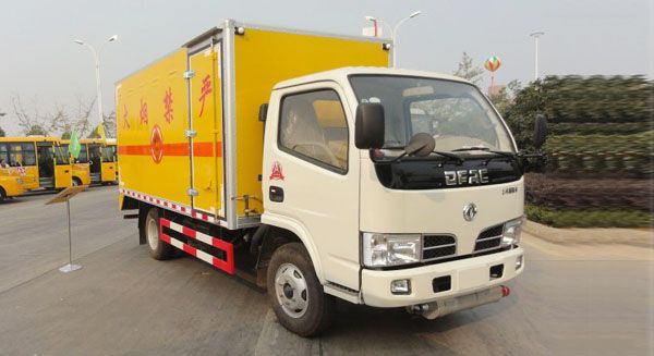 东风福瑞卡爆破器材运输车