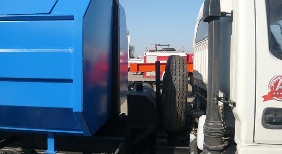 东风福瑞卡车厢可卸式垃圾车