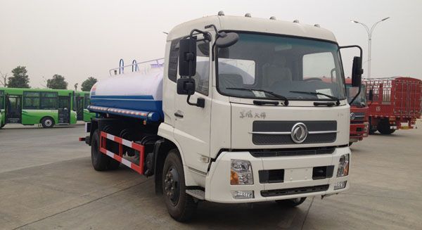 东风天锦绿化喷洒车（12-15吨）