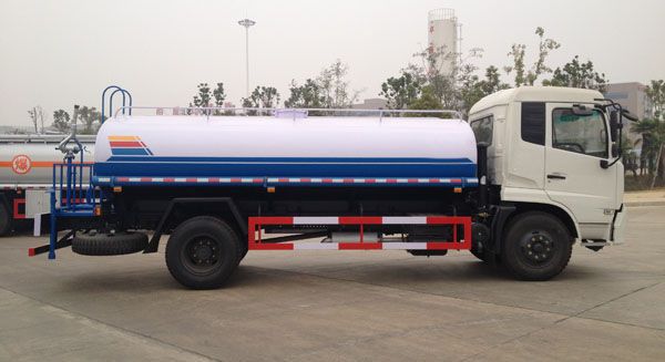 东风天锦绿化喷洒车（12-15吨）