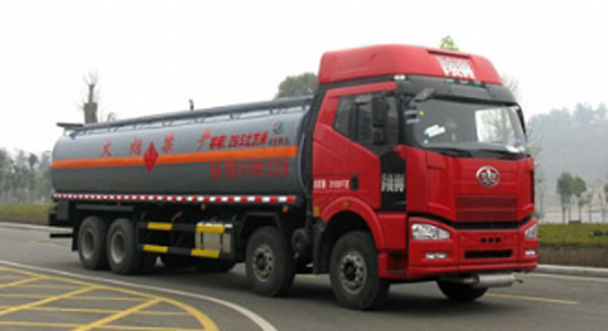 解放小三轴腐蚀性物品罐式运输车