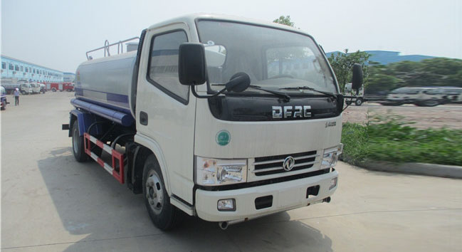 东风劲卡洒水车(5吨)