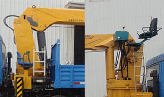 东风福瑞卡随车吊运输车