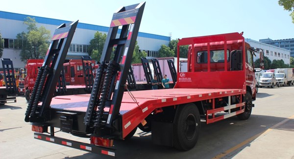 国六东风D3V单桥平板运输车