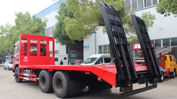 国六东风D3V后八轮平板运输车