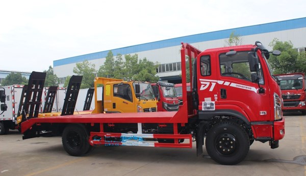 国六东风专底D1单桥平板运输车