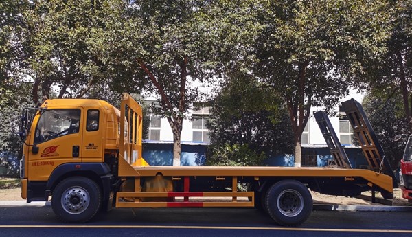 国六豪沃单桥平板运输车