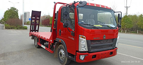 蓝牌重汽豪沃60挖机平板车