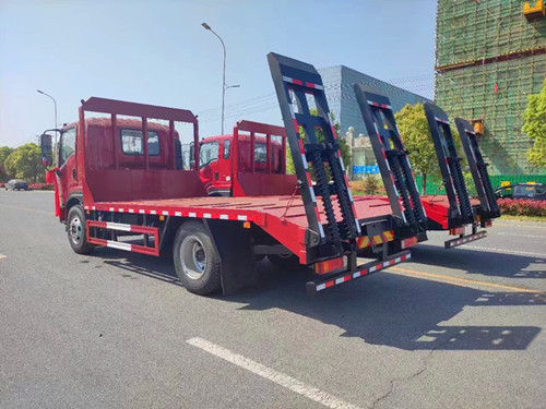 国六150挖机平板运输车