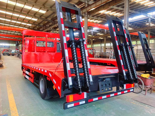 东风DV3单桥平板拖车3米6轴距