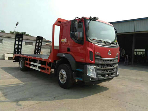 柳汽乘龙M3挖机拖车15吨以内挖掘机