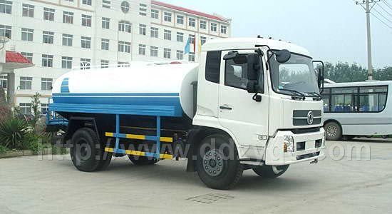 东风12吨洒水车 前冲后洒式