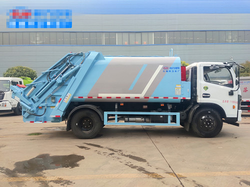 东风10方多利卡压缩式垃圾车