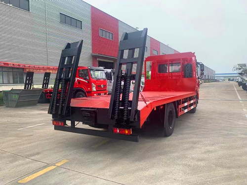 东风D3国六平板车（运输5-15吨）