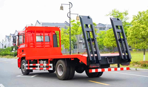 陕汽德龙L5000单桥平板运输车（12吨拖车）