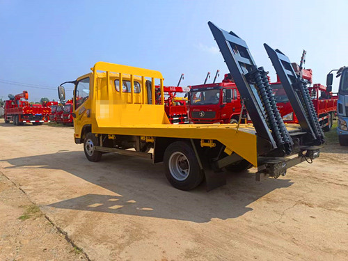 蓝牌解放爬山虎7吨挖机托板车