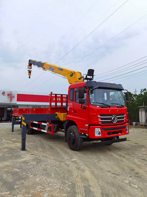 东风K5后八轮12吨随车吊